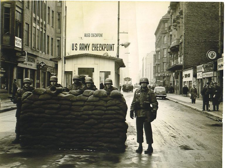 checkpoint-charlie-oct-1961